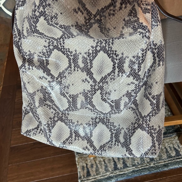 EUC. Dooney & Burke hobo handbag in super soft pliable snakeskin leather. - Picture 3 of 3